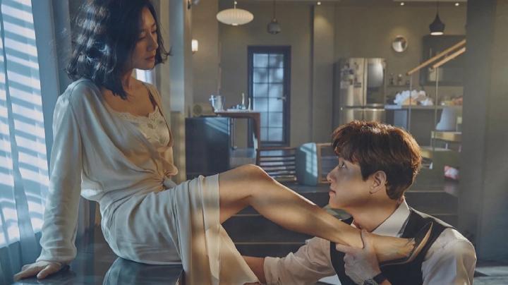 مسلسل عالم المتزوجين The World of the Married الحلقة 12 مترجمة